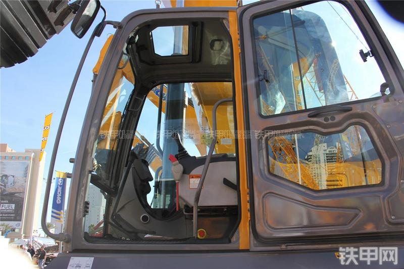 徐工XE360U挖掘机局部