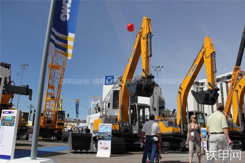 徐工XE210U挖掘机整机外观