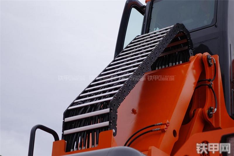 迪万伦DX225MH-3挖掘机局部