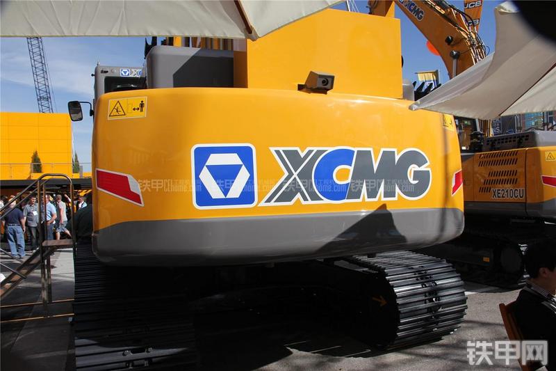 徐工XE240LCU挖掘机局部