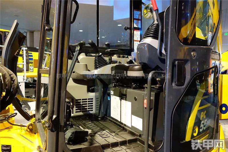 小松PC55MR挖掘机局部