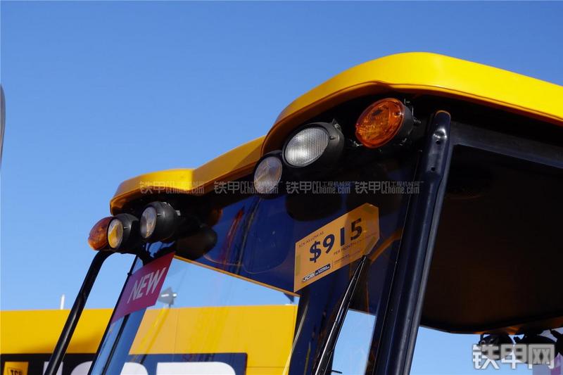 杰西博3CX挖掘装载机局部