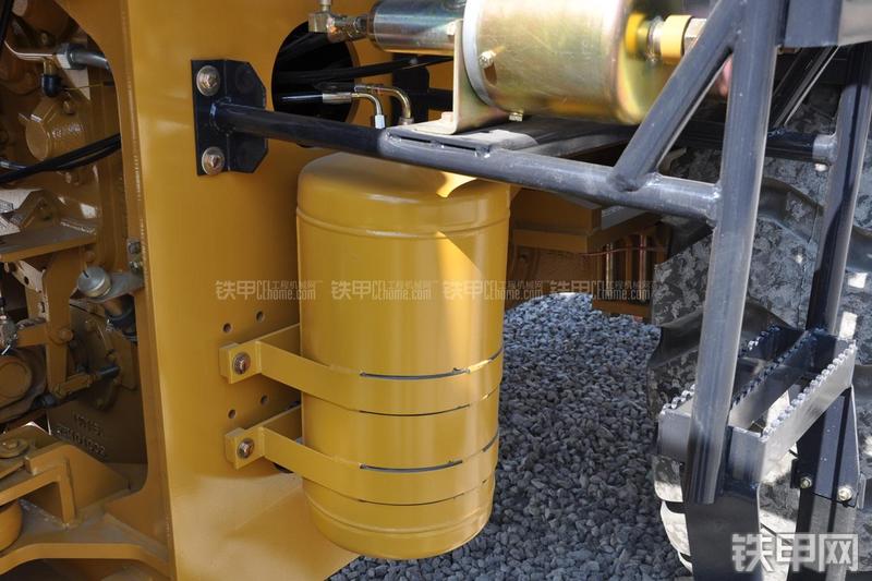 山工SEM650B装载机局部