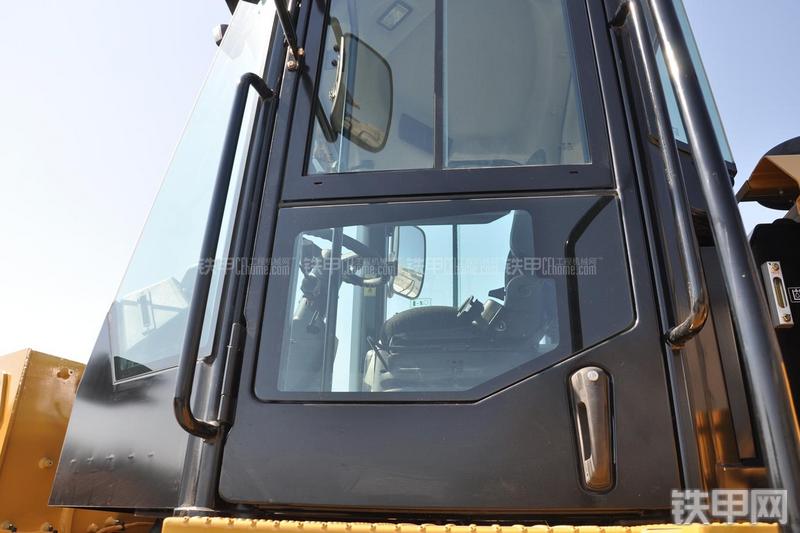 卡特彼勒950GC装载机局部