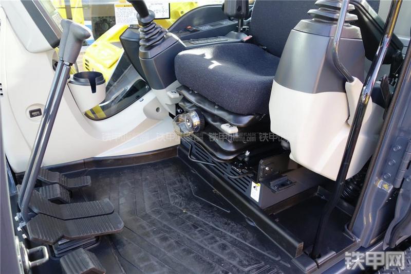 神钢SK210LC-9进口挖掘机局部