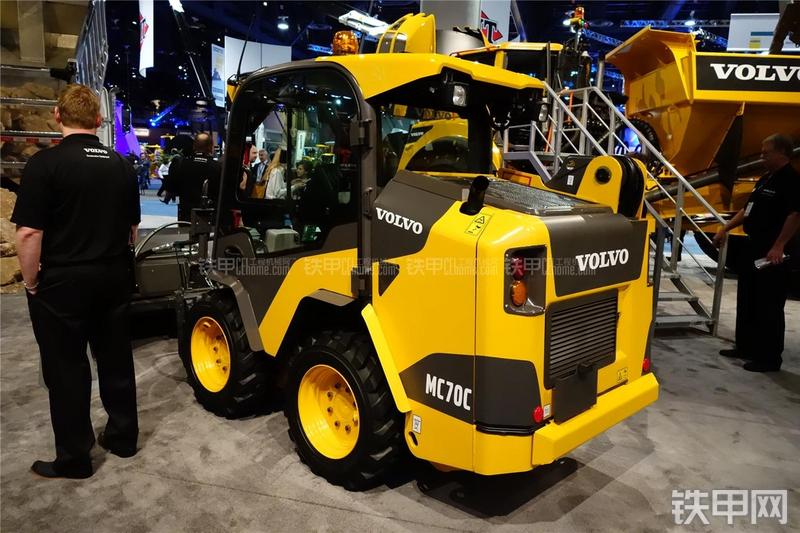 沃尔沃MC70C滑移装载机整机外观