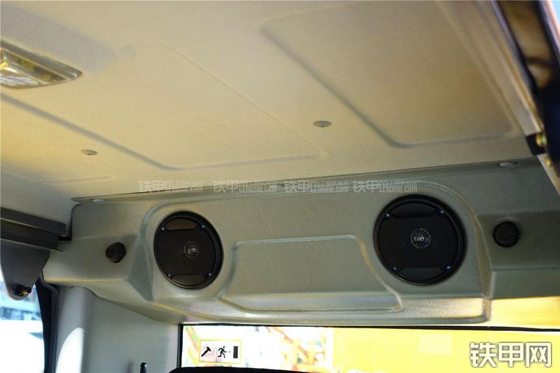 龙工CDM6150挖掘机局部