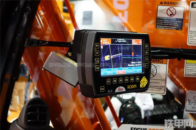 日立ZX210LC-5挖掘机局部