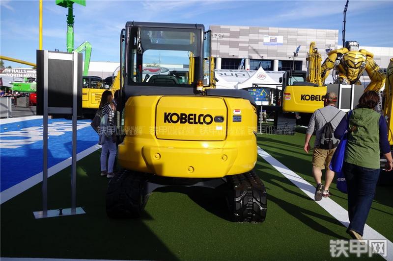 神钢SK55SRX-6E挖掘机整机外观