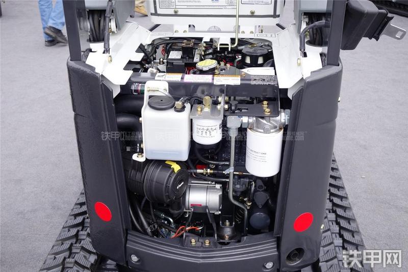 山猫418挖掘机局部