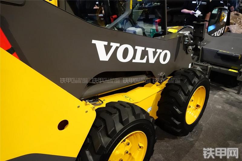 沃尔沃MC70C滑移装载机局部