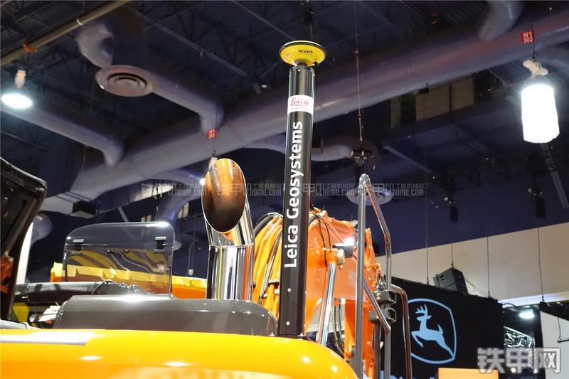 日立ZX210LC-5挖掘机局部