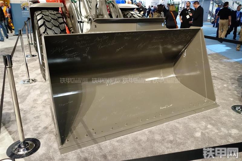 沃尔沃L60G装载机局部