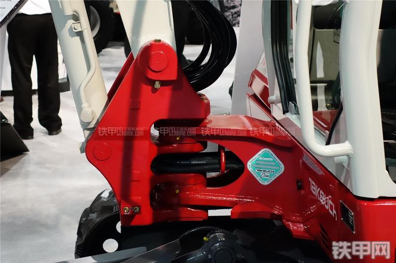 竹内TB240挖掘机局部