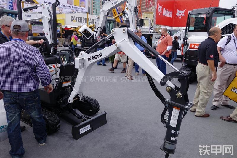 山猫418挖掘机局部