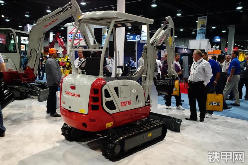 竹内TB216挖掘机整机外观