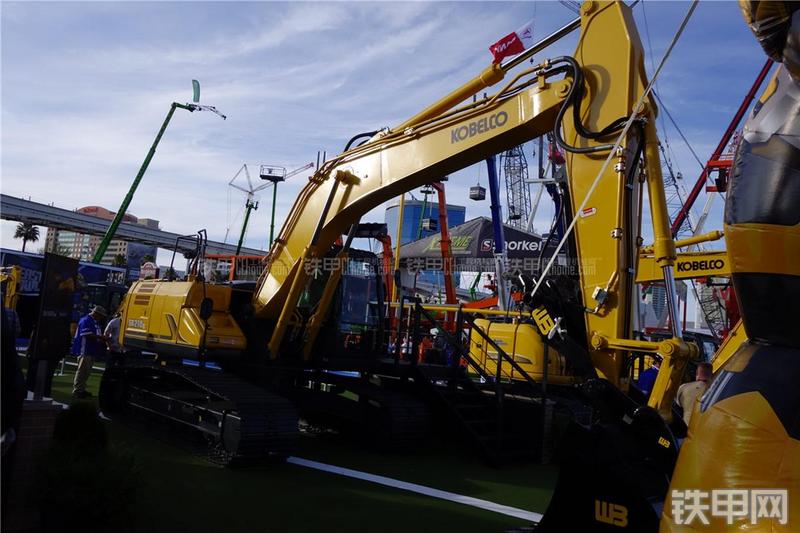 神钢SK210LC-9进口挖掘机整机外观