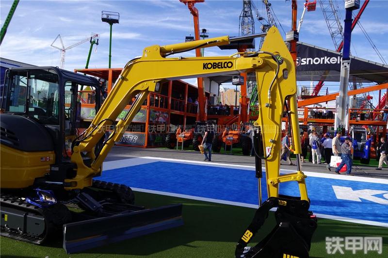 神钢SK55SRX-6E挖掘机局部