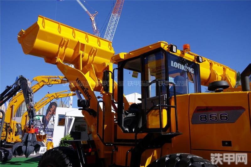 龙工CDM856装载机局部