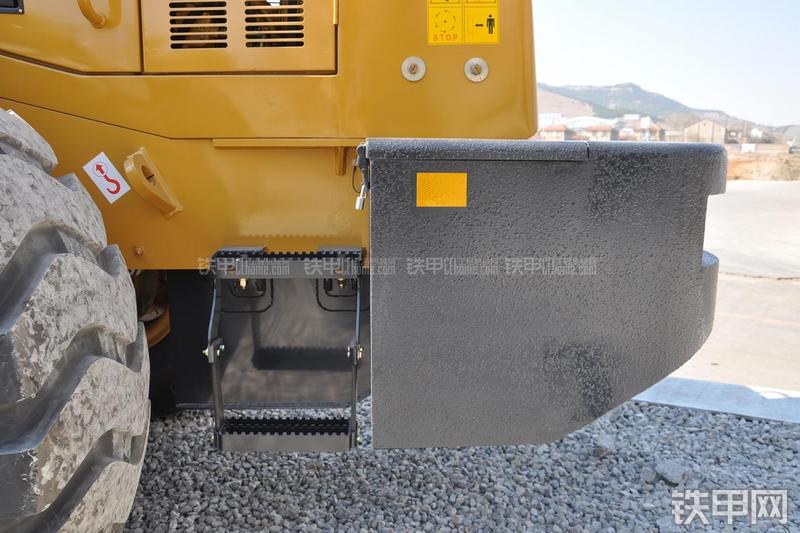 山工SEM650B装载机局部