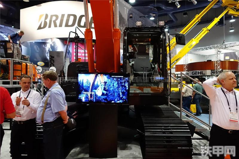 日立ZX210LC-5挖掘机局部