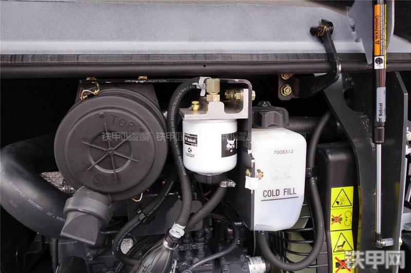 山猫E35i挖掘机局部