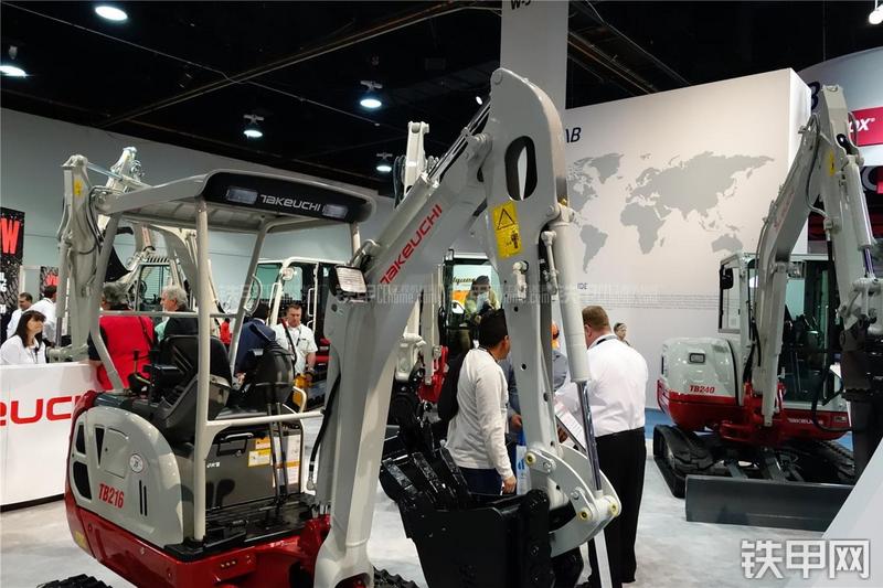 竹内TB216挖掘机局部