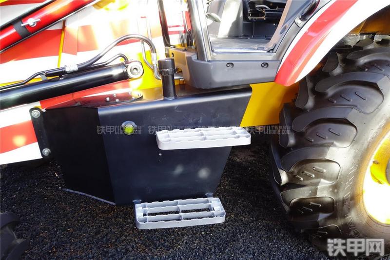 杰西博3CX挖掘装载机局部