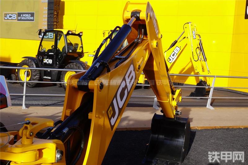 杰西博3CX挖掘装载机局部
