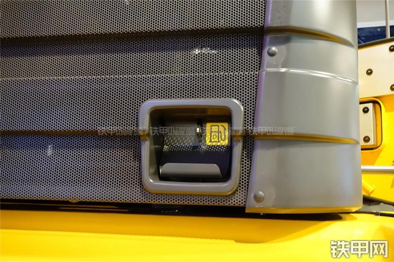 沃尔沃L350F装载机局部