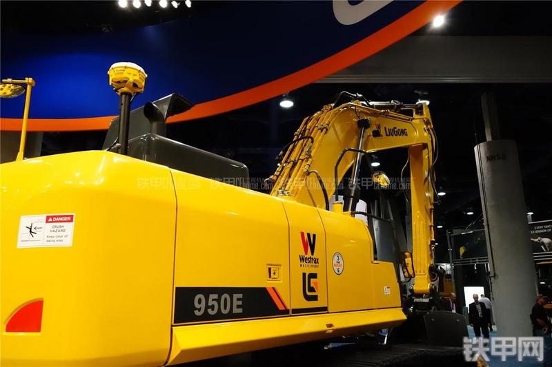 龙工950E挖掘机局部