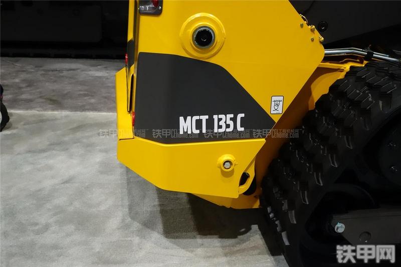 沃尔沃MCT135C滑移装载机局部