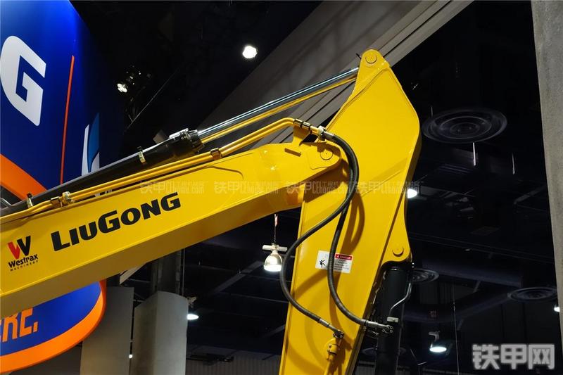 龙工950E挖掘机局部