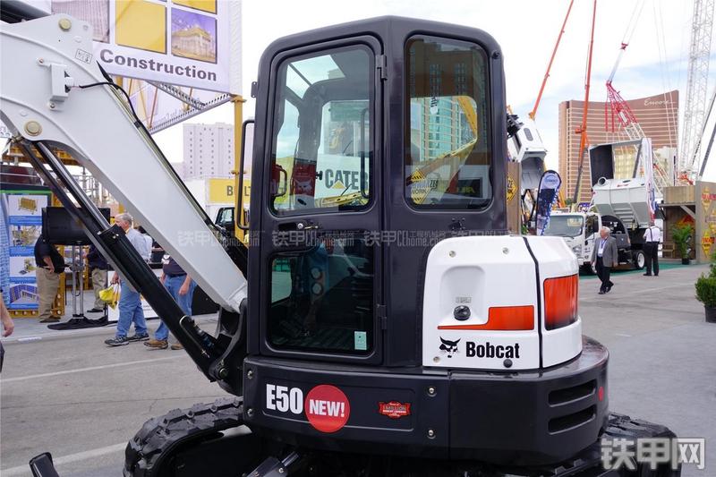 山猫E50挖掘机整机外观