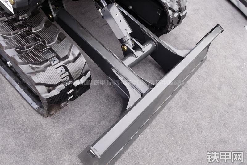 山猫E50挖掘机局部