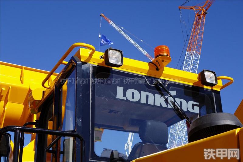 龙工CDM856装载机局部