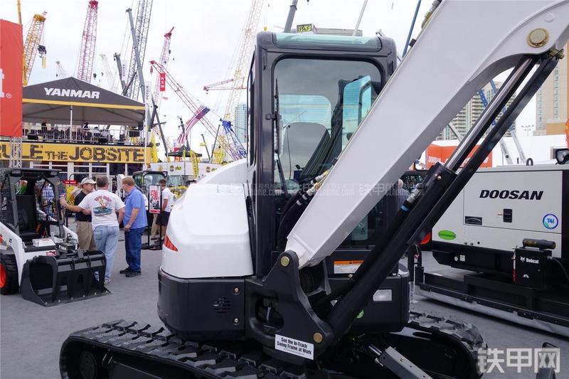 山猫E50挖掘机局部