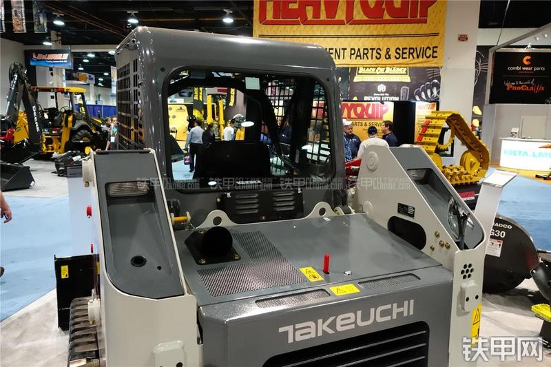 竹内TL8滑移装载机局部