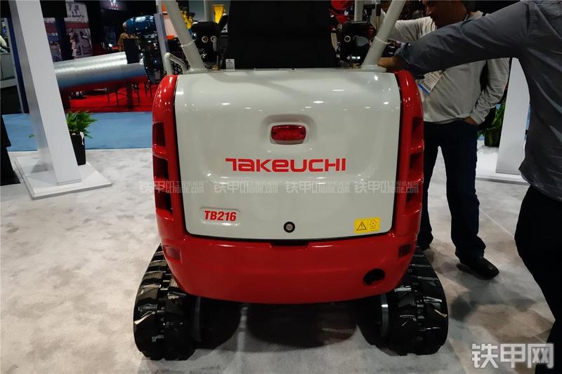 竹内TB216挖掘机局部