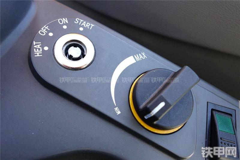 龙工CDM6150挖掘机局部