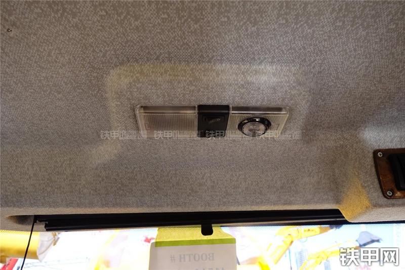 龙工CDM856装载机局部