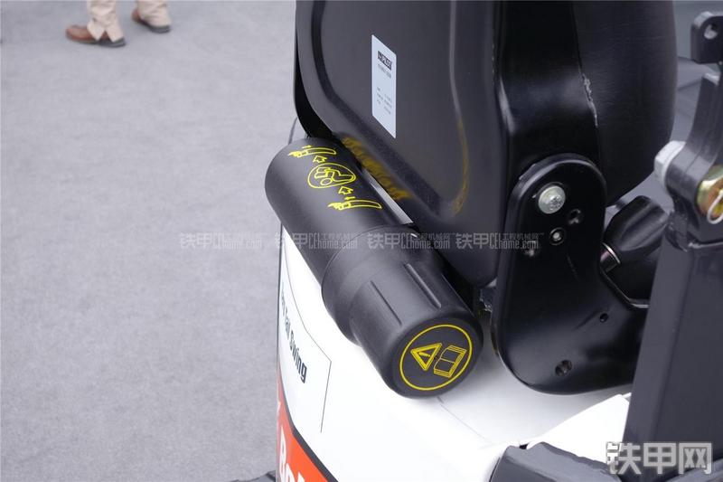 山猫418挖掘机局部