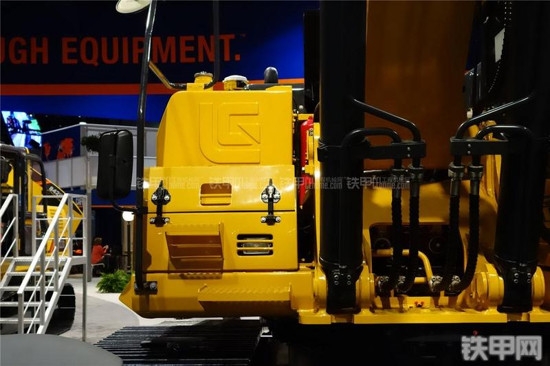 龙工950E挖掘机局部