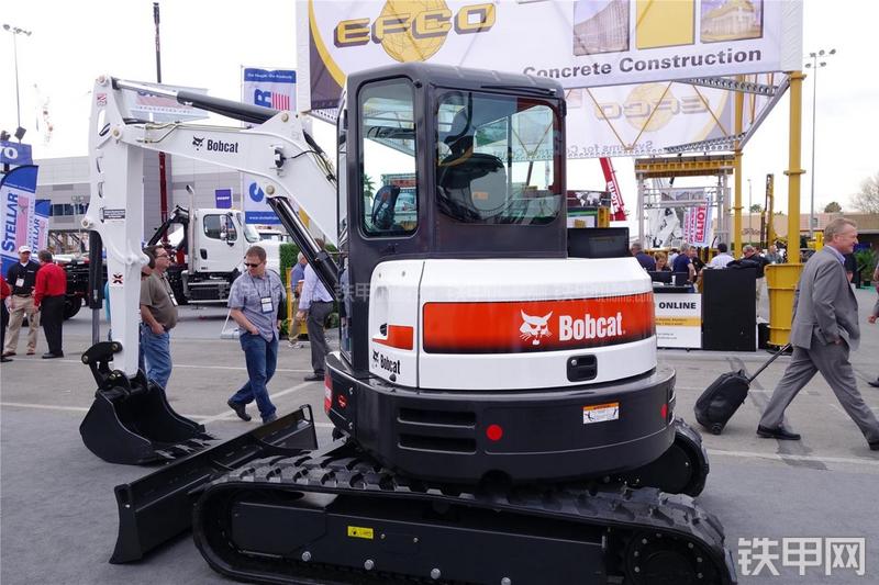 山猫E50挖掘机整机外观