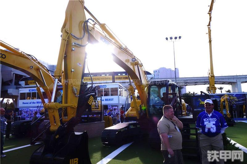 神钢SK210LC-9进口挖掘机整机外观