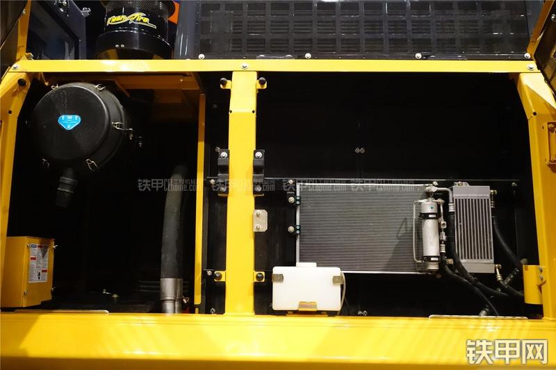 龙工950E挖掘机局部