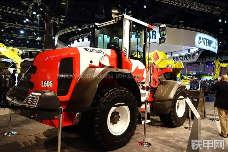 沃尔沃L60G装载机整机外观