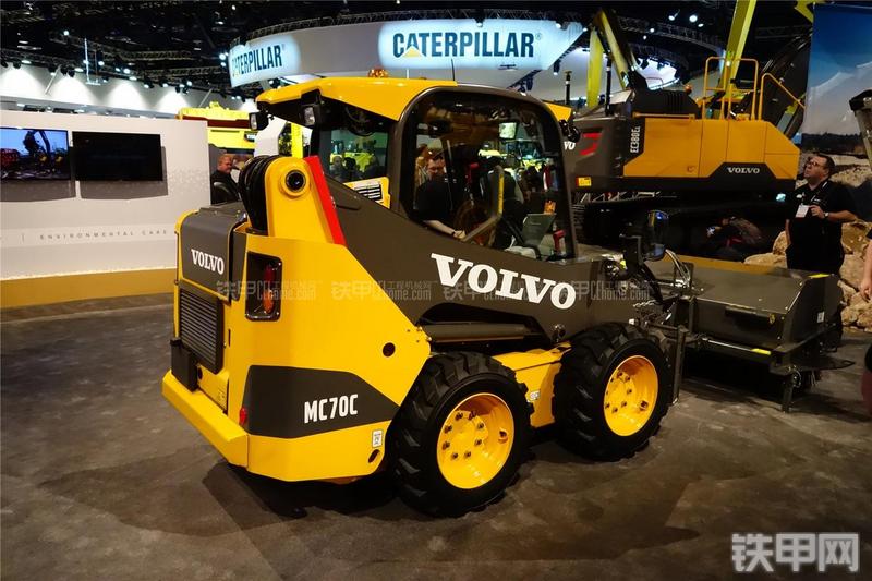 沃尔沃MC70C滑移装载机整机外观