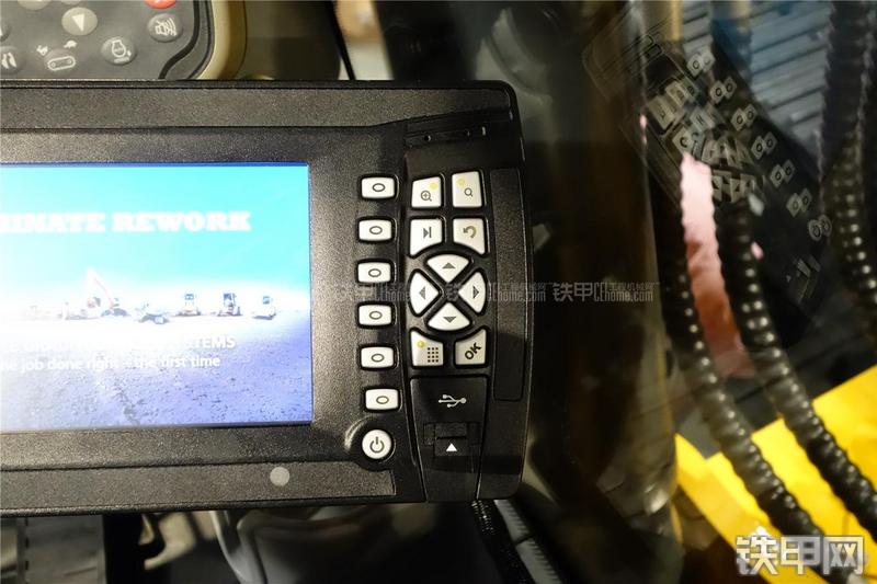 龙工950E挖掘机局部