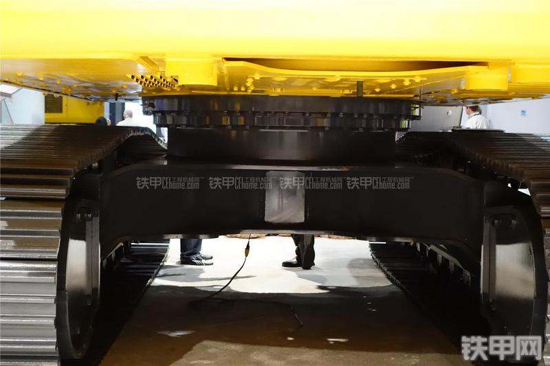 龙工950E挖掘机局部